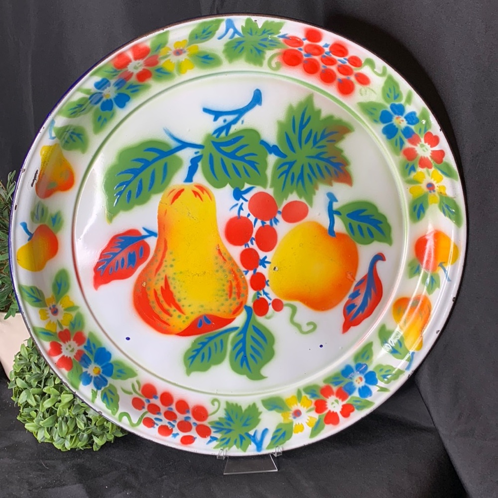 Beautiful vintage 18” diameter Rossini enamelware tray with fruit motif